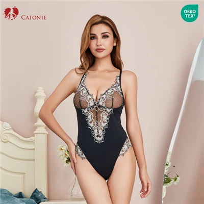 Pakaian Dalam Hitam & Putih